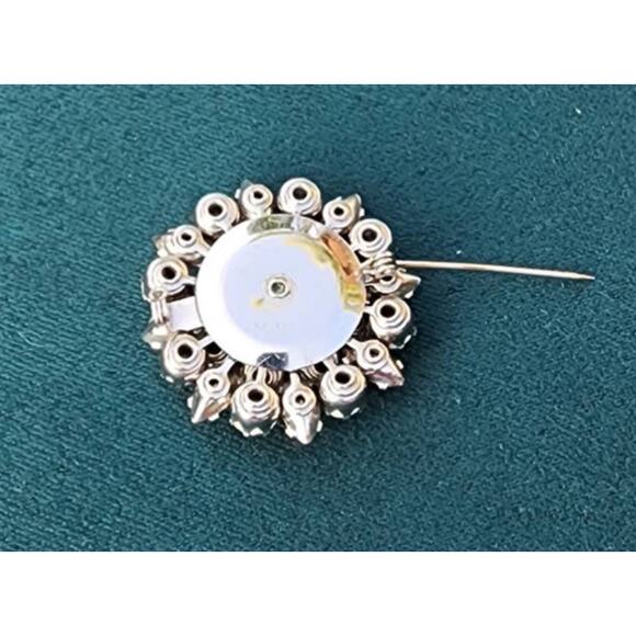 Weiss Brilliant Ice Rhinestone Cluster Vintage Signed Brooch Pin - Picture 6 of 7